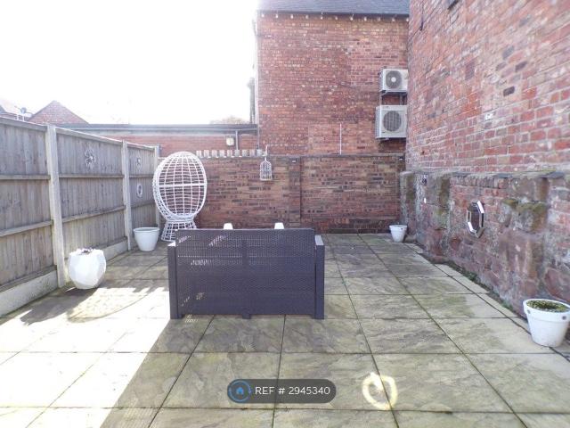 House for rent in Rossmore, Cheshire