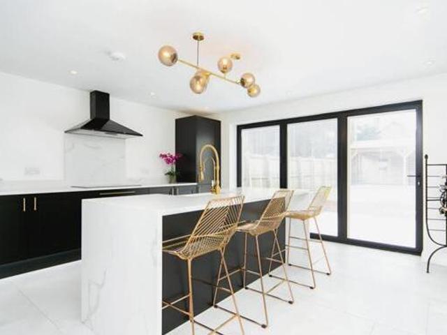 House for sale in Rossmore, Cheshire