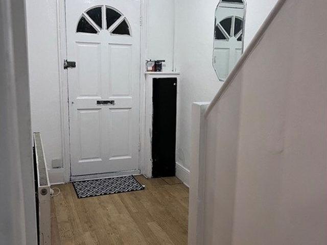 Room for rent in Seven Kings, Greater London