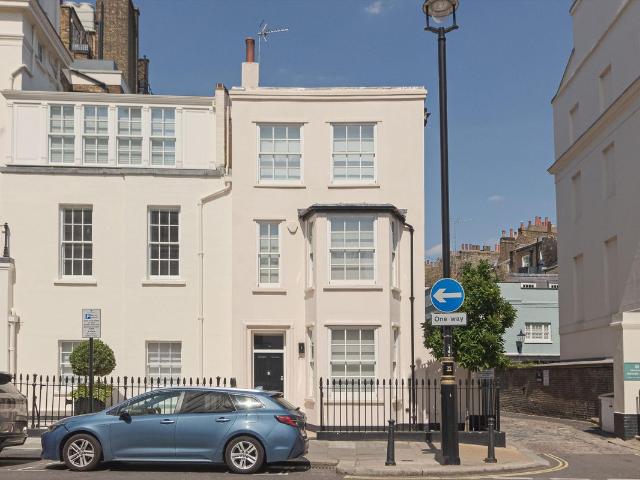 House for rent in Belgravia, Greater London
