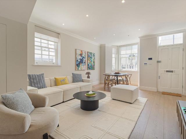 House for rent in Belgravia, Greater London