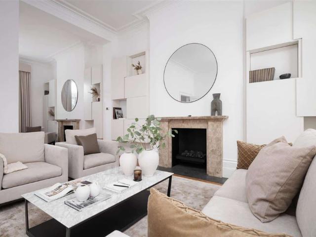 House for rent in Belgravia, Greater London