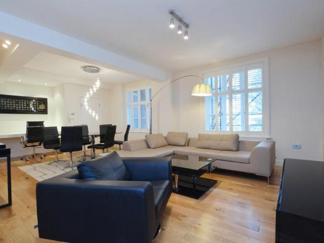 Apartment for rent in Mayfair, Greater London
