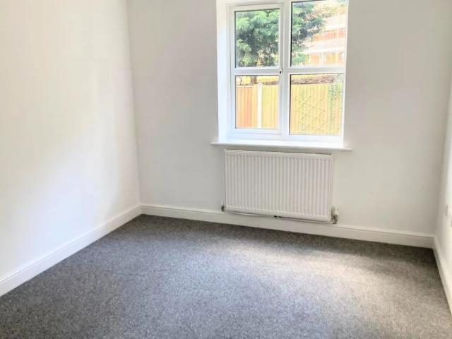 Room for rent in Loundsley Green, East Midlands