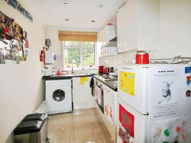Apartment for rent in Lower Halliford, Surrey