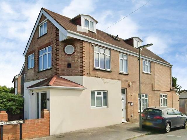 Apartment for rent in Lower Halliford, Surrey