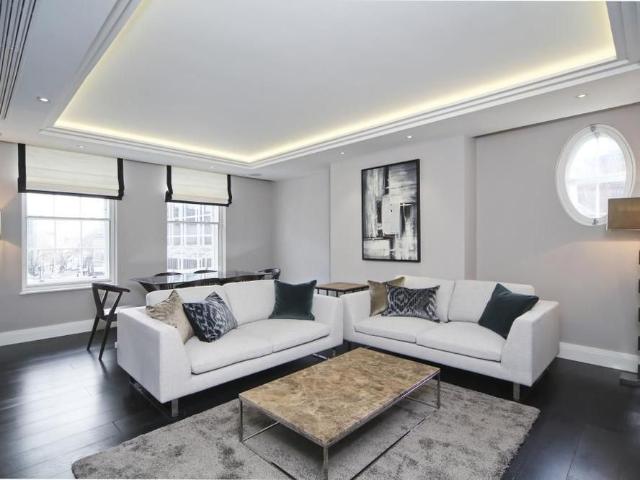 Apartment for rent in Mayfair, Greater London