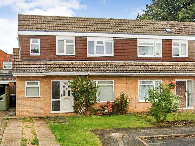 Apartment for rent in Hatching Green, Five Acres