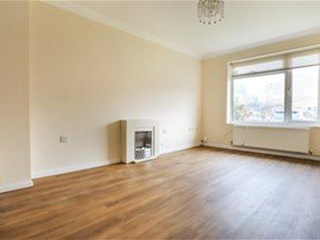 House for rent in Hatching Green, Five Acres
