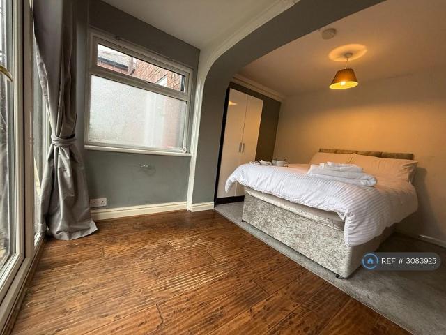 House for rent in Droylsden, Tameside
