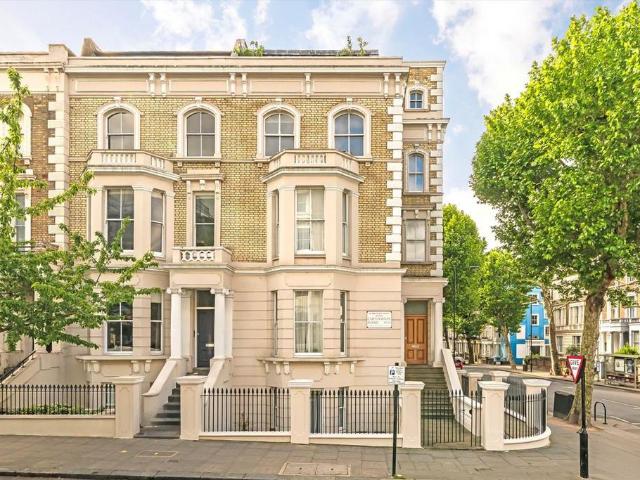 Apartment for rent in North Kensington, Greater London
