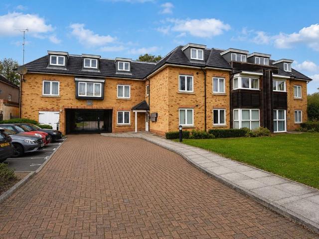 Apartment for rent in Ickenham, Greater London