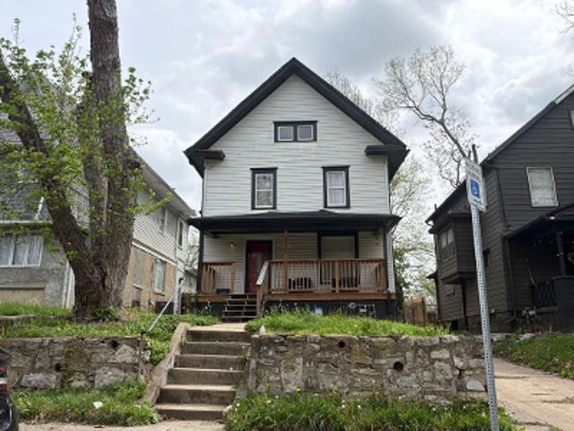 House for sale in Oak Park Northwest, Kansas City