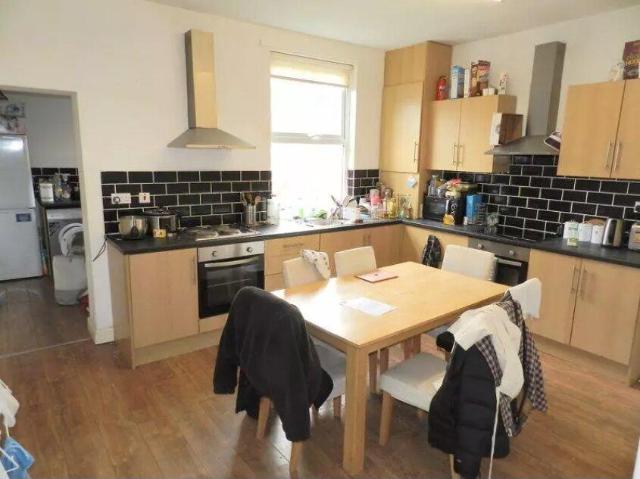 House for rent in Hyde Park, West Yorkshire