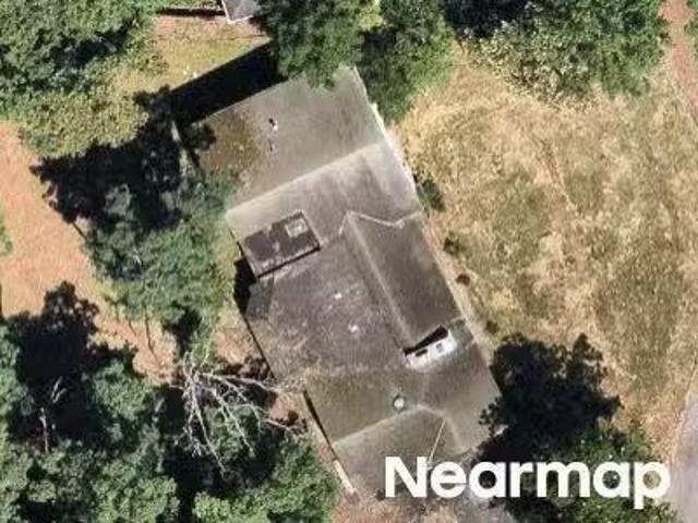 House for sale in Huntington