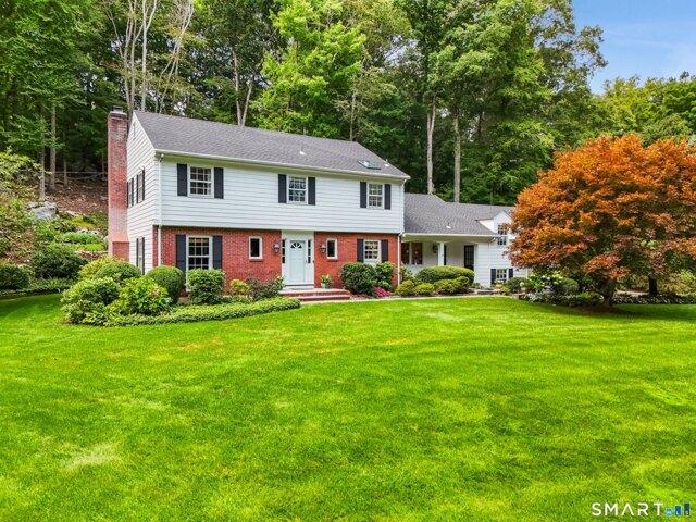 House for sale in Hunting Ridge, Stamford
