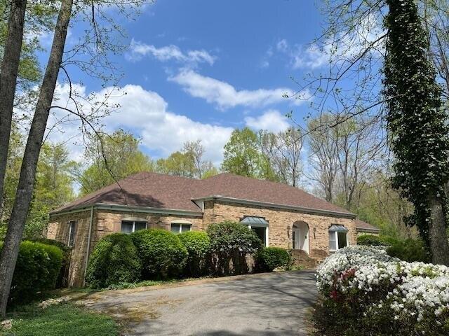 House for sale in Summersville
