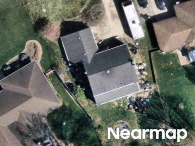 House for sale in Elyria