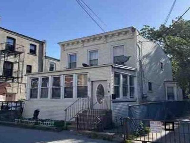 House for sale in Brooklyn, Arverne