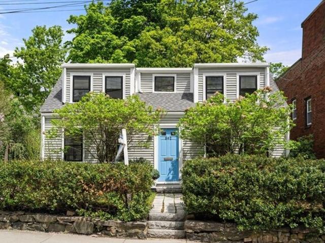 House for sale in Newton
