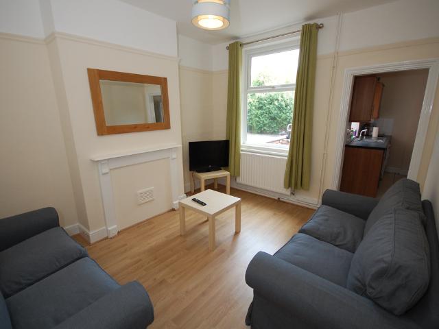 Room for rent in Elmfield, Leicestershire