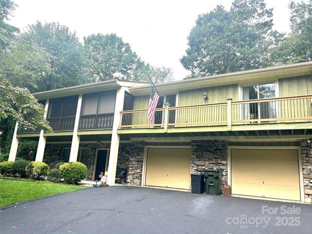 House for sale in Hendersonville, North Carolina