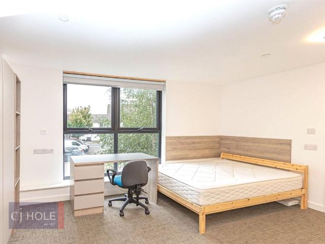 Studio for rent in Stoke Park, Tallsticks