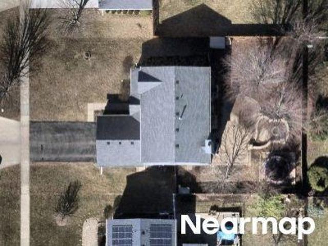 House for sale in Mchenry, Illinois