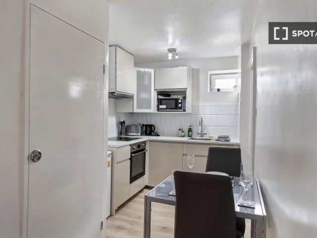 Apartment for rent in London Borough of Newham, Greater London