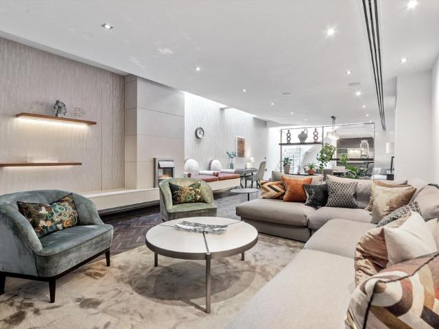 Apartment for rent in Knightsbridge, Greater London