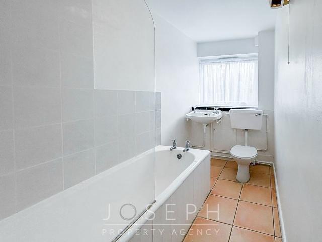 Apartment for rent in The Dales, Key Street