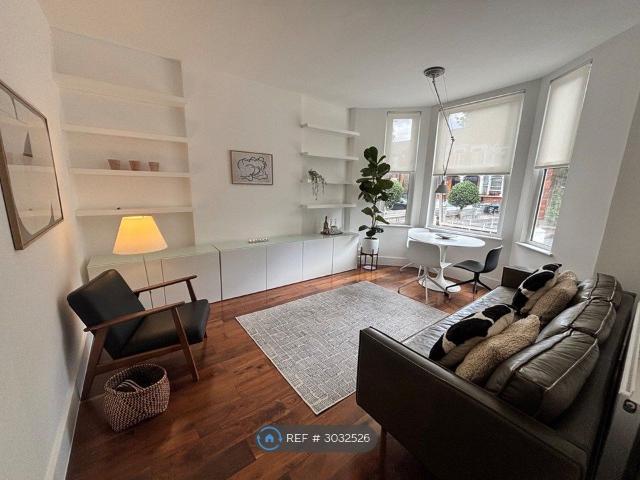 Apartment for rent in Brondesbury, Greater London