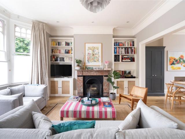 Apartment for rent in Brondesbury, Greater London