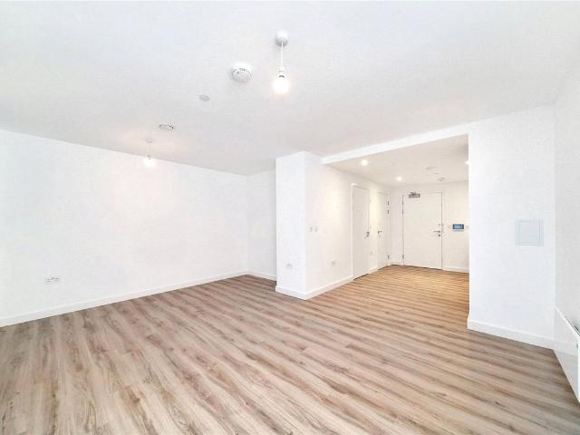 Studio for rent in Spring Park, Luton
