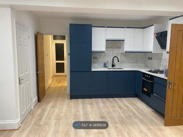 House for rent in Kilburn, Greater London