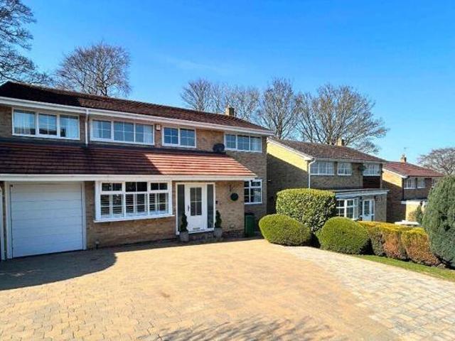 House for sale in Mirfield, West Yorkshire