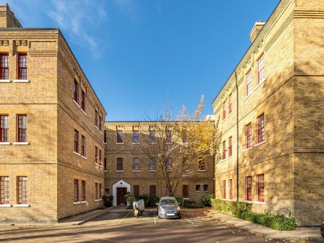 Apartment for rent in London Borough of Ealing, Hanwell