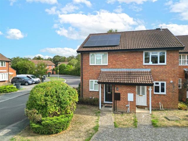 House for rent in Heatherside, Surrey Heath