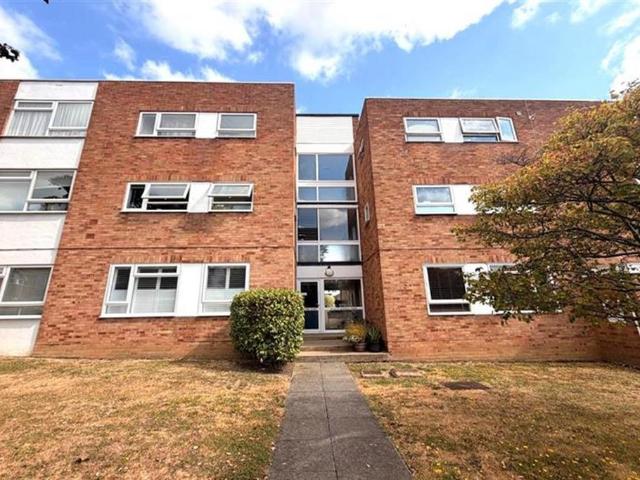 Apartment for rent in Woodford, Greater London