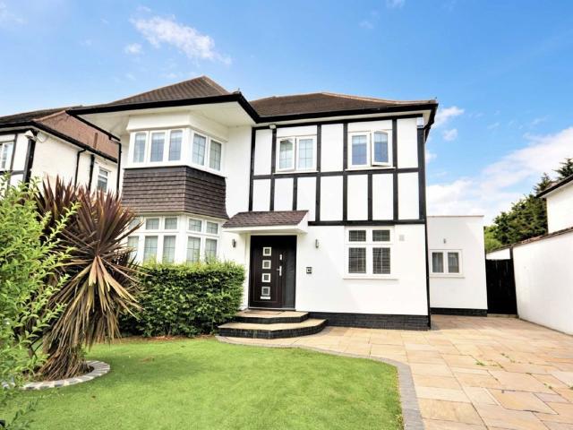 House for rent in Hendon Central, Greater London