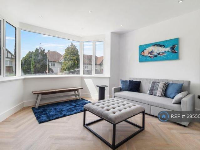 House for rent in Hendon Central, Greater London