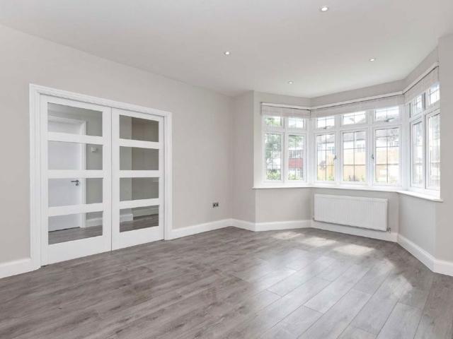 House for rent in Hendon Central, Greater London