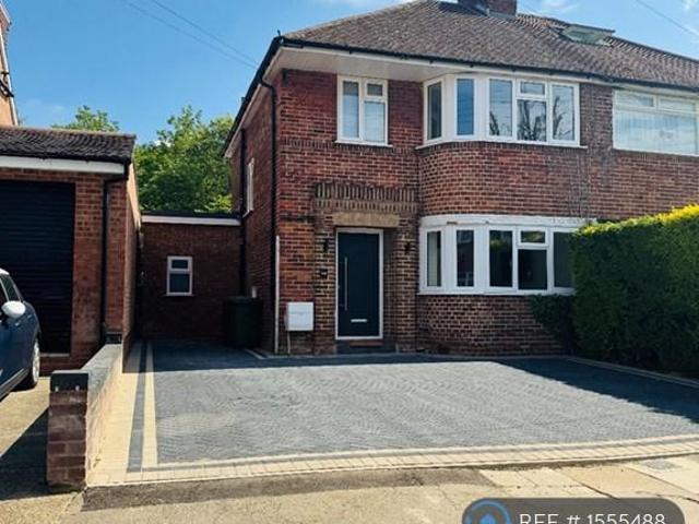 House for rent in Canons Park, Greater London