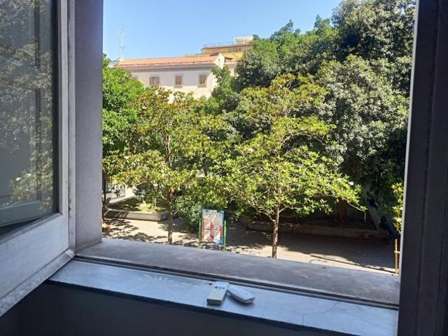 Ufficio in affitto a Municipalità 1, Campania