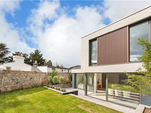 Detached House for sale in Dun Laoghaire, North Tipperary