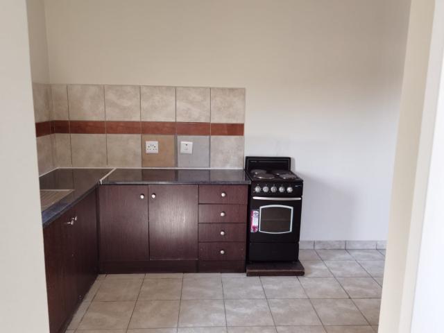 Apartment for rent in Allen Grove, Kempton Park