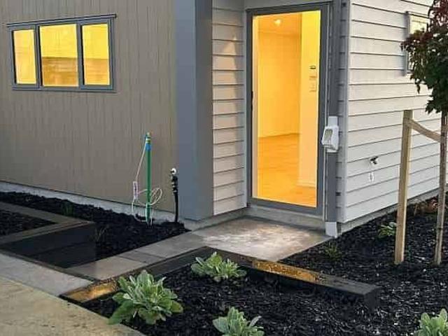 Townhouse for rent in Paremoremo, Oroua County