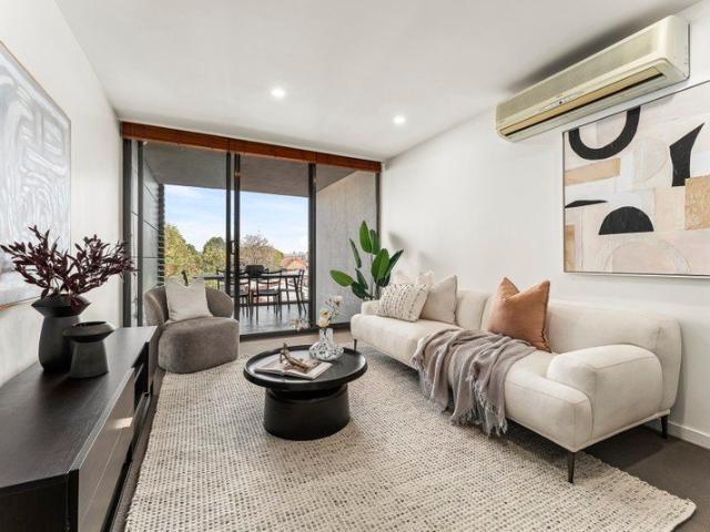 Apartment for sale in Glenferrie, Melbourne