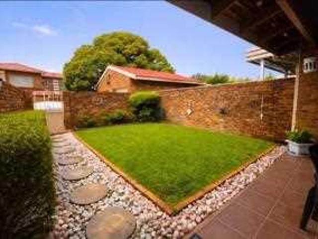 Townhouse for sale in Ekurhuleni, Gauteng