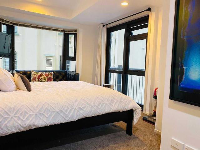 House for rent in Te Tōangaroa, Auckland
